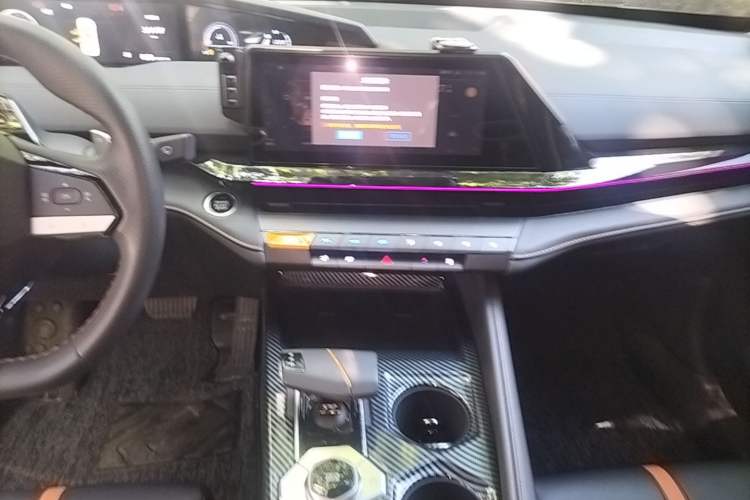 Used CHANGAN UNI-V 2024 1.5T Prestige Edition Audio And AC Panel
