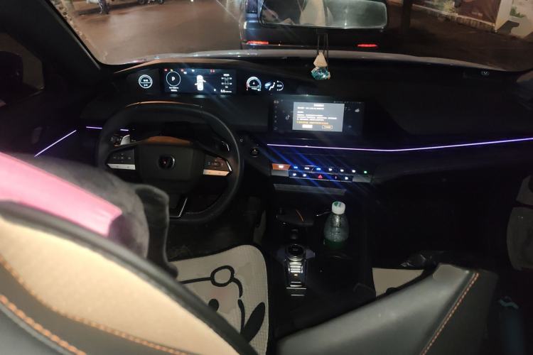 Used CHANGAN UNI-V 2024 1.5T Prestige Edition Center Console