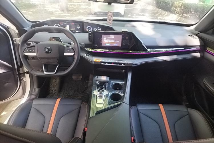 Used CHANGAN UNI-V 2024 1.5T Prestige Edition Center Console