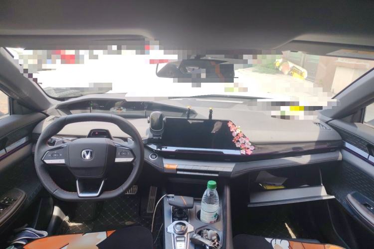 Used CHANGAN UNI-V 2024 1.5T Prestige Sport Edition Center Console