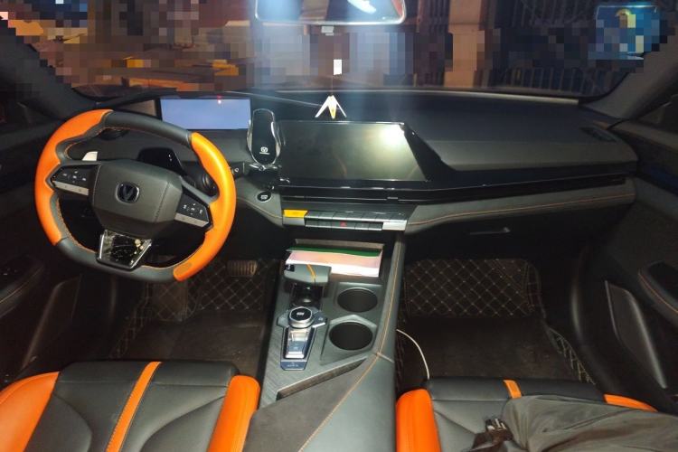 Used CHANGAN UNI-V 2024 1.5T Prestige Sport Edition Center Console
