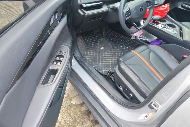 Used CHANGAN UNI-V 2024 1.5T Prestige Edition Driver Seat