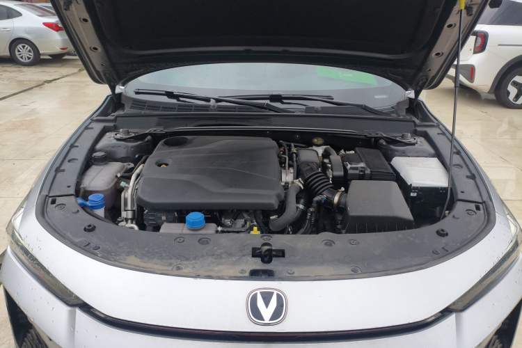 Used CHANGAN UNI-V 2024 1.5T Prestige Sport Edition Engine Bay
