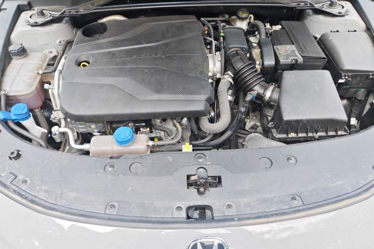 Used CHANGAN UNI-V 2024 1.5T Prestige Edition Engine Bay