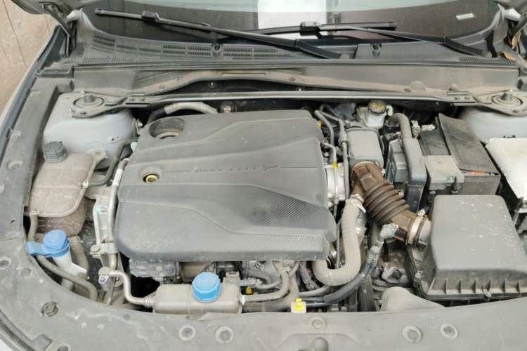 Used CHANGAN UNI-V 2024 1.5T Prestige Edition Engine Bay