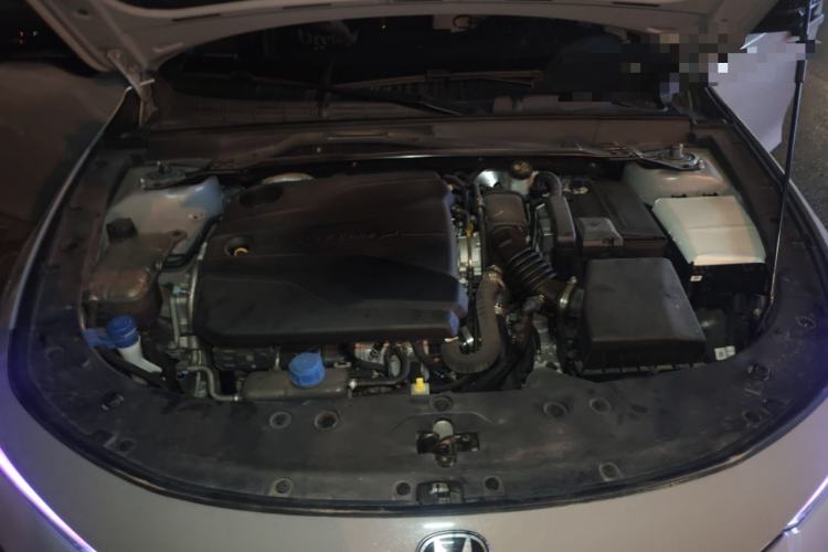 Used CHANGAN UNI-V 2024 1.5T Prestige Edition Engine Bay