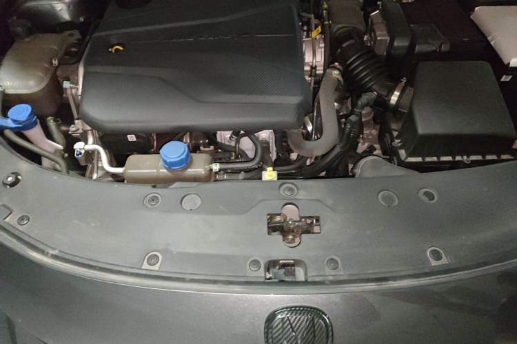 Used CHANGAN UNI-V 2024 1.5T Prestige Sport Edition Engine Bay