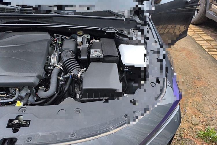 Used CHANGAN UNI-V 2024 1.5T Prestige Sport Edition Engine Bay Left
