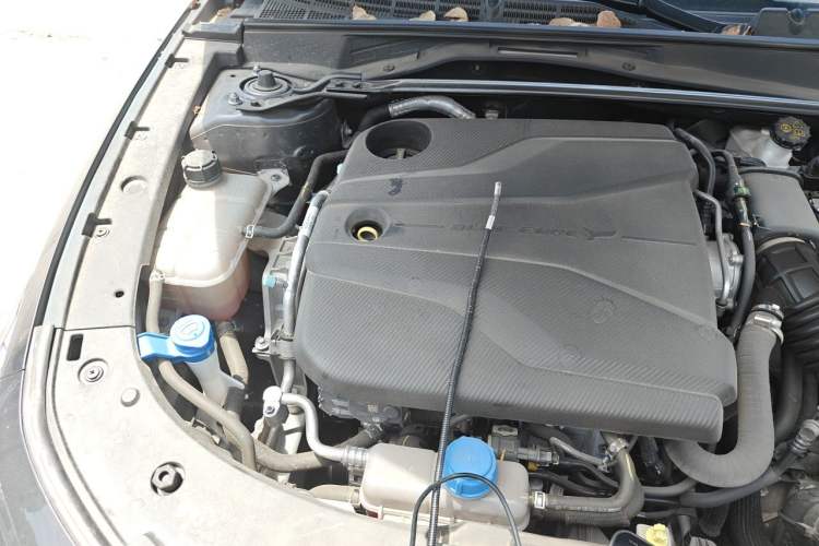 Used CHANGAN UNI-V 2024 1.5T Prestige Sport Edition Engine Bay Right