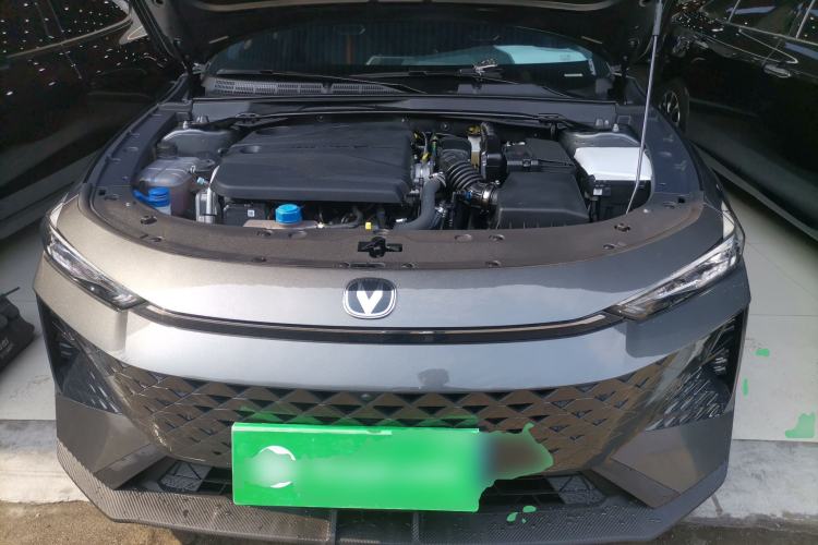 Used CHANGAN UNI-V 2024 1.5T Prestige Edition Engine Bay