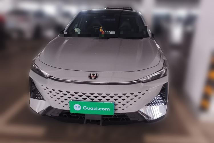 Used CHANGAN UNI-V 2024 1.5T Prestige Edition Front