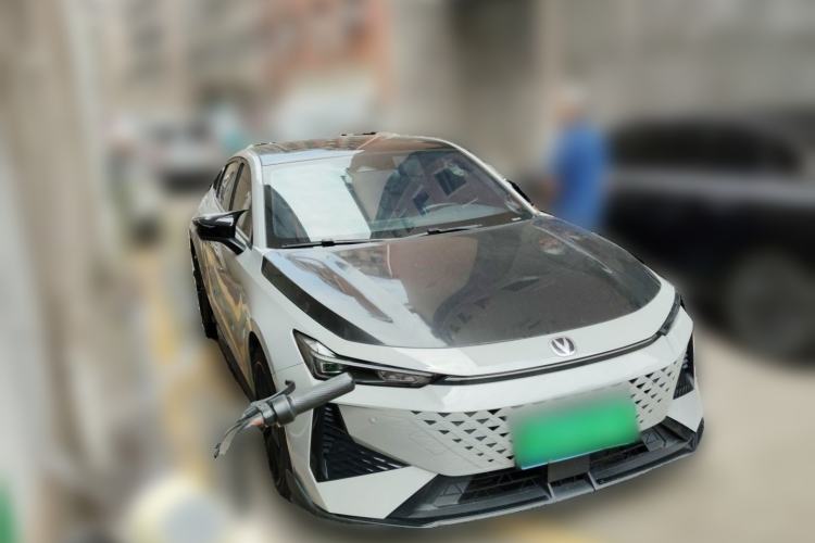 Used CHANGAN UNI-V 2024 1.5T Prestige Edition Front Right 45 Deg