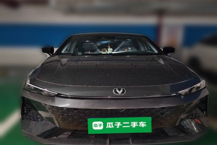 Used CHANGAN UNI-V 2024 1.5T Prestige Edition Front