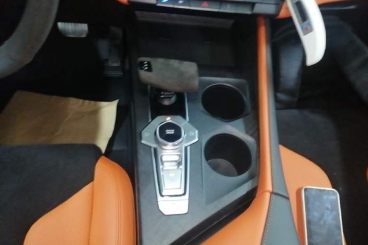 Used CHANGAN UNI-V 2024 2.0T Classic Sport Edition Gear Lever