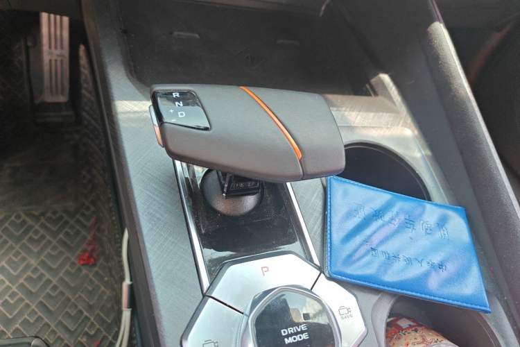 Used CHANGAN UNI-V 2024 1.5T Prestige Sport Edition Gear Lever