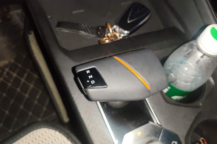 Used CHANGAN UNI-V 2024 1.5T Prestige Edition Gear Lever