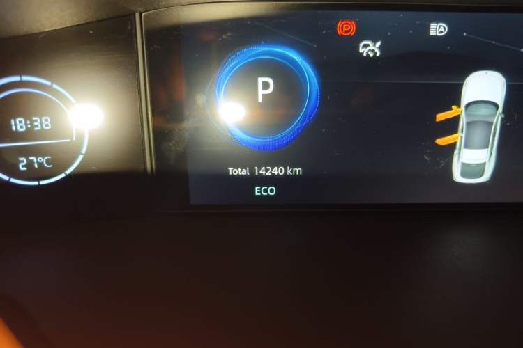 Used CHANGAN UNI-V 2024 1.5T Prestige Sport Edition Odometer Close Up