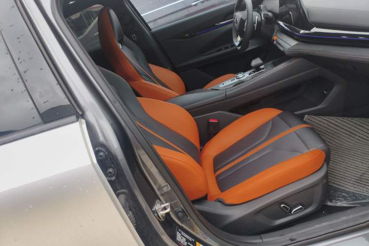 Used CHANGAN UNI-V 2024 1.5T Prestige Sport Edition Right Front Seat