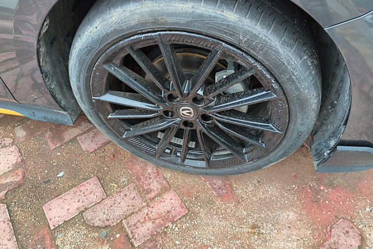 Used CHANGAN UNI-V 2024 1.5T Prestige Sport Edition Right Front Wheel Hub