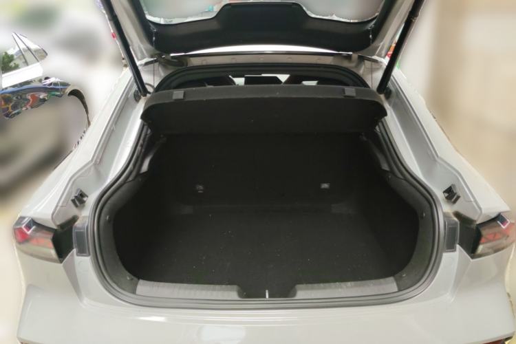 Used CHANGAN UNI-V 2024 1.5T Prestige Edition Trunk