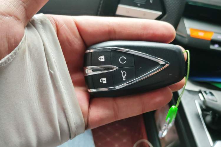 Used CHANGAN UNI-V 2024 1.5T Prestige Edition Vehicle Key