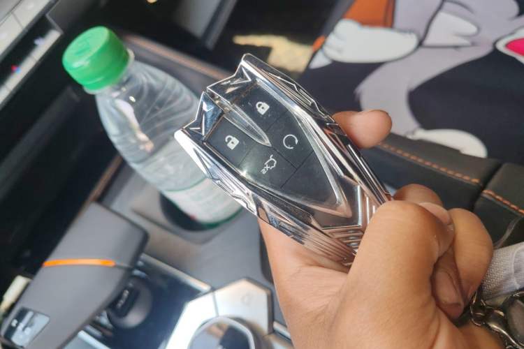 Used CHANGAN UNI-V 2024 1.5T Prestige Sport Edition Vehicle Key