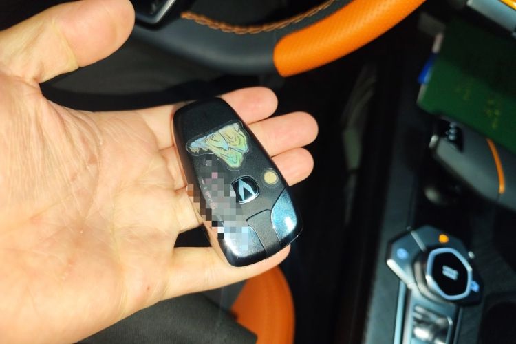 Used CHANGAN UNI-V 2024 1.5T Prestige Sport Edition Vehicle Key