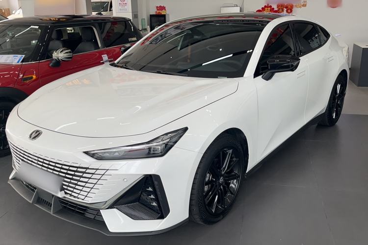 Ojetý CHANGAN UNI-V 2024 1.5T High-Energy Version Guazi used car, China used car export, Used car for sale, Used cars, Cheapest cars for sale
