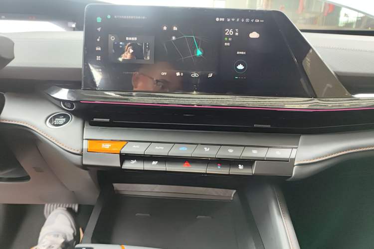 Used CHANGAN UNI-V 2024 1.5T Prestige Edition Audio And AC Panel