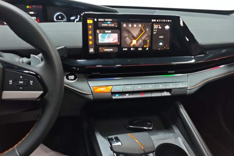 Used CHANGAN UNI-V 2024 1.5T Prestige Edition Audio And AC Panel