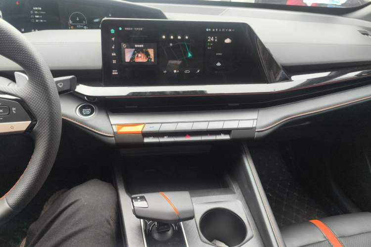 Used CHANGAN UNI-V 2024 1.5T Prestige Edition Audio And AC Panel