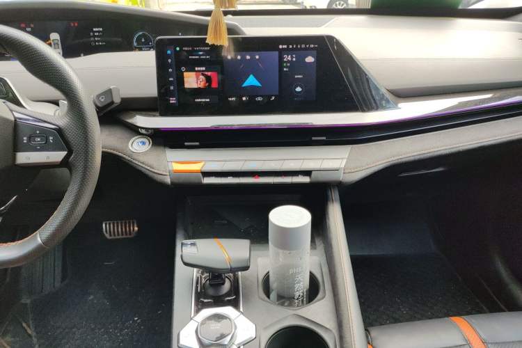 Used CHANGAN UNI-V 2024 1.5T Prestige Sport Edition Audio And AC Panel