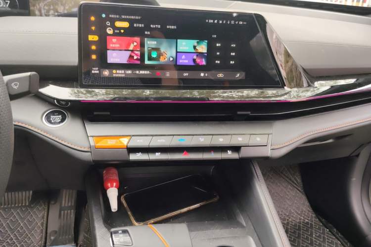 Used CHANGAN UNI-V 2024 1.5T Prestige Edition Audio And AC Panel