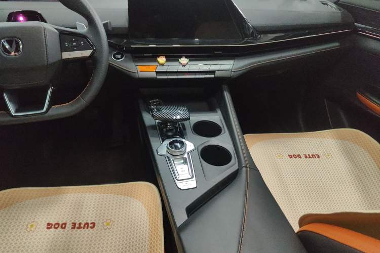 Used CHANGAN UNI-V 2024 1.5T High-Energy Version Audio And AC Panel