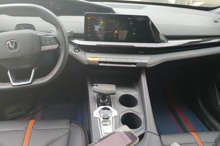 Used CHANGAN UNI-V 2024 1.5T Prestige Edition Audio And AC Panel