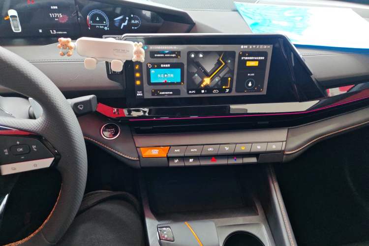 Used CHANGAN UNI-V 2024 1.5T High-Energy Version Audio And AC Panel