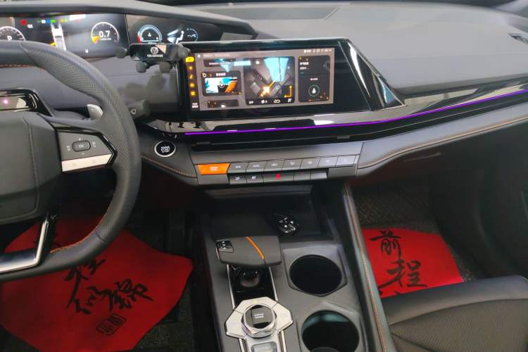 Used CHANGAN UNI-V 2024 1.5T High-Energy Version Audio And AC Panel