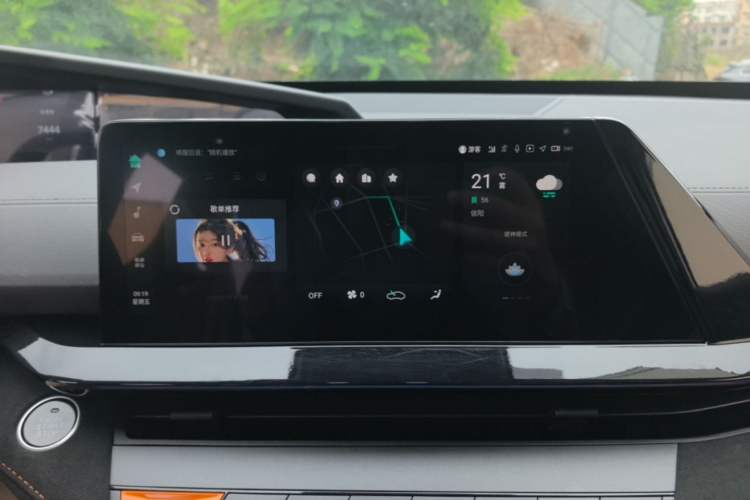 Used CHANGAN UNI-V 2024 1.5T Prestige Sport Edition Audio And AC Panel