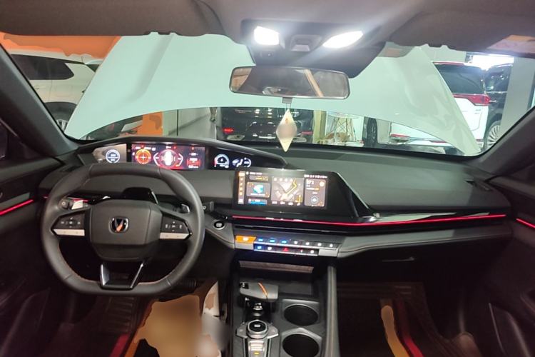 Used CHANGAN UNI-V 2024 1.5T Prestige Edition Center Console