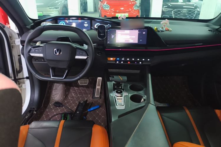 Used CHANGAN UNI-V 2024 1.5T Prestige Sport Edition Center Console