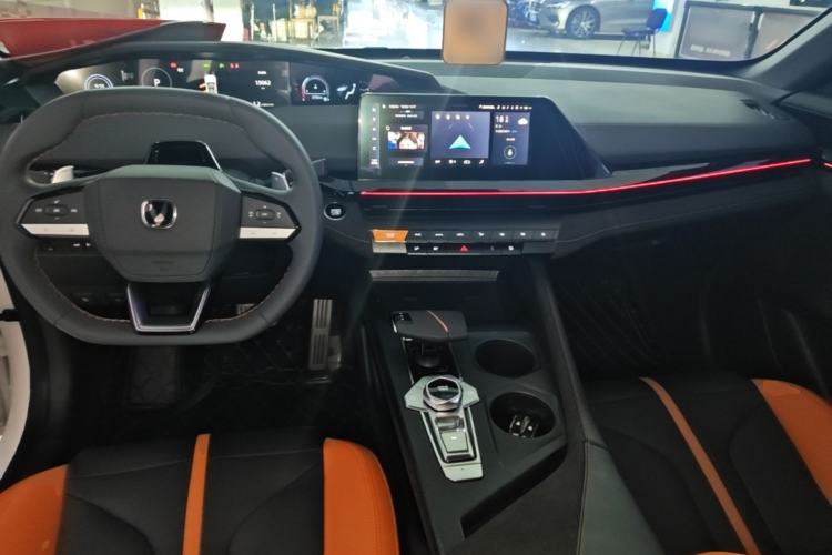 Used CHANGAN UNI-V 2024 1.5T Prestige Sport Edition Center Console