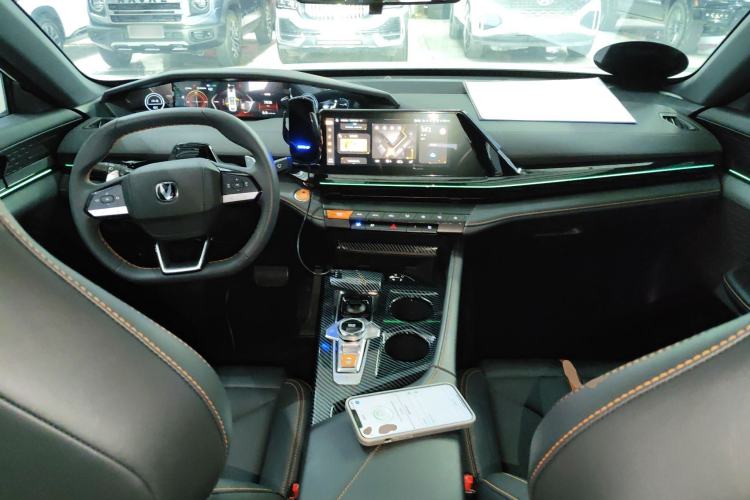 Used CHANGAN UNI-V 2024 1.5T Prestige Edition Center Console