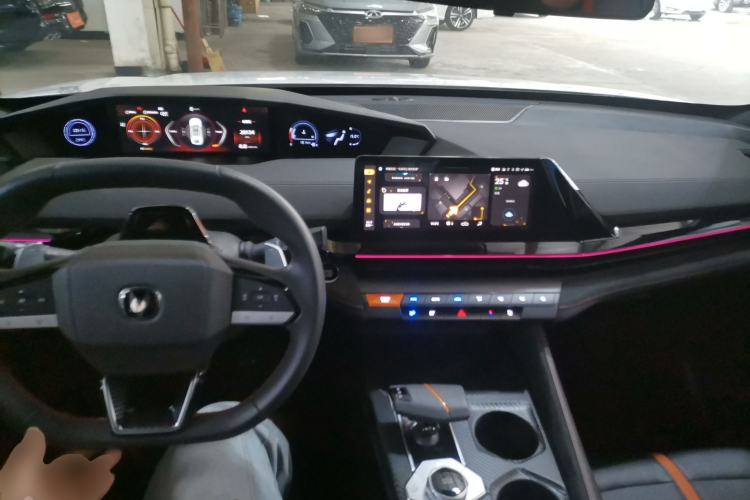 Used CHANGAN UNI-V 2024 1.5T Prestige Sport Edition Center Console