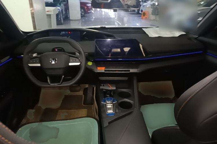 Used CHANGAN UNI-V 2024 1.5T Prestige Edition Center Console