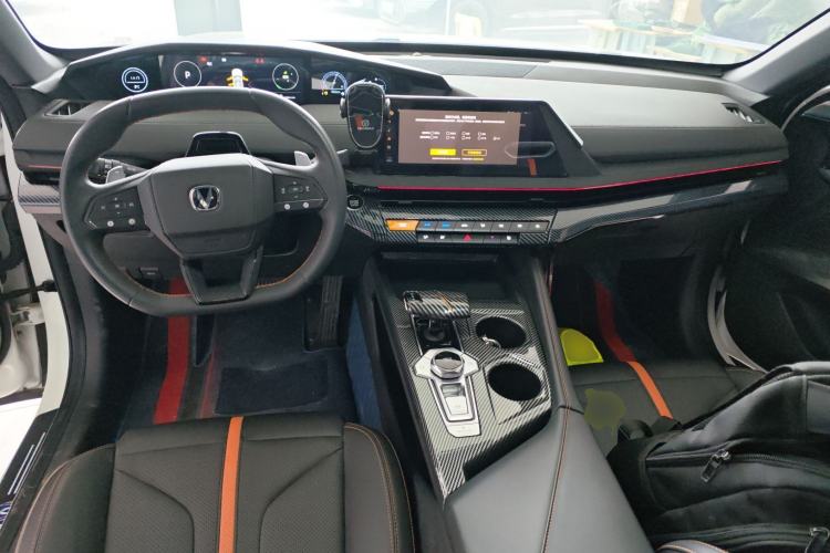 Used CHANGAN UNI-V 2024 1.5T Prestige Edition Center Console