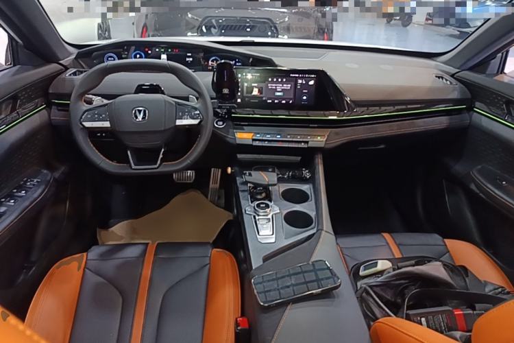 Used CHANGAN UNI-V 2024 1.5T Prestige Sport Edition Center Console
