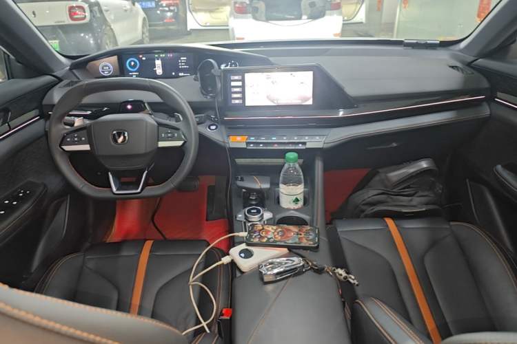 Used CHANGAN UNI-V 2024 1.5T Smart Navigation Version Center Console