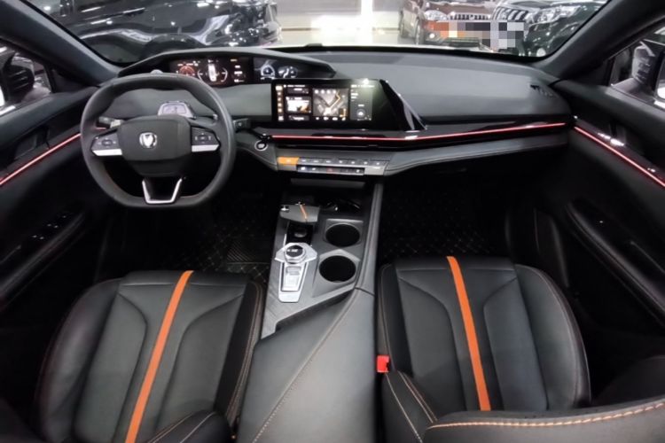 Used CHANGAN UNI-V 2024 1.5T Prestige Edition Center Console