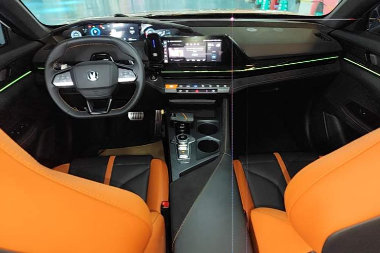 Used CHANGAN UNI-V 2024 1.5T Prestige Edition Center Console