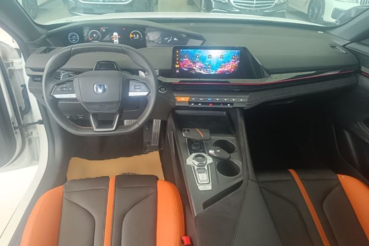 Used CHANGAN UNI-V 2024 1.5T Prestige Sport Edition Center Console